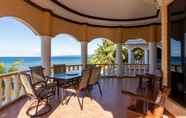 Lobby 3 Casa Royal Beach Front