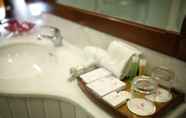 In-room Bathroom 4 Sunny 1 Hotel