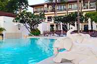 Lobi Iyara Beach Hotel & Plaza