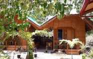 Bangunan 5 Palm Tree Guesthouse