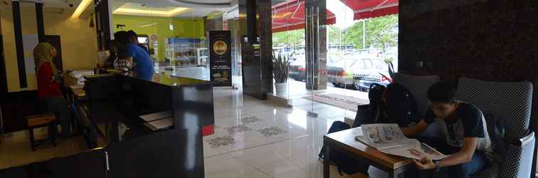 Lobby Hotel Zamburger Zamsaham