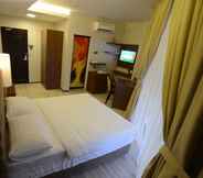 Bedroom 7 Hotel Zamburger Zamsaham