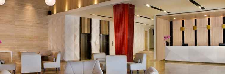 Lobby Hotel Santika Mega City Bekasi