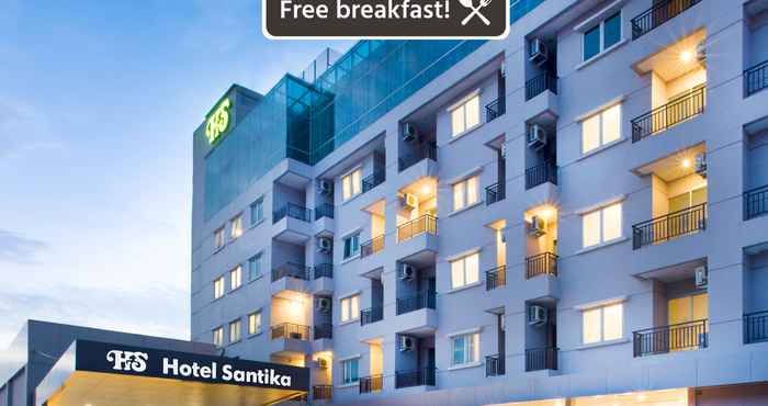 Luar Bangunan Hotel Santika Mega City Bekasi