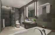 In-room Bathroom 5 Wyndham Tamansari Jivva Resort