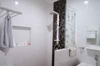 In-room Bathroom Luxury Room near Gor Pajajaran (WSG)