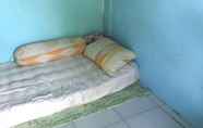 Bedroom 3 Simple Room near Lenteng Agung Train Station (E19)