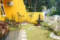 ภายนอกอาคาร Cendana Mulia Hostel Bogor