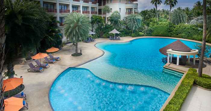 Kolam Renang The Tide Resort Bangsaen