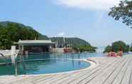 Kolam Renang 2 PP Charlie Beach Resort