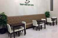 บาร์ คาเฟ่ และเลานจ์ RedDoorz near Robinsons Dumaguete