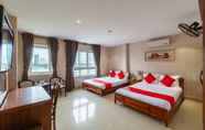 Kamar Tidur 2 Oasis Riverside Hotel