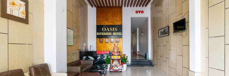 Lobi Oasis Riverside Hotel