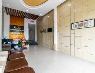 Lobi 2 Oasis Riverside Hotel