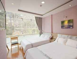 Bedroom 2 Pansy Hotel Dalat
