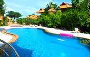 Kolam Renang 4 PS Thana Resort (SHA Plus+)