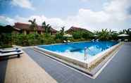 Swimming Pool 4 Hue Riverside Boutique Resort & Spa