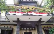 Luar Bangunan 2 de'Clove Guest House