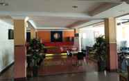 Lobby 4 Hotel Kurnia 2