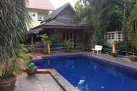 Kolam Renang Maraden Resort