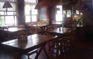 Bar, Kafe dan Lounge 6 Davey's Inn and Restaurant
