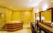 ห้องน้ำภายในห้อง 3 Sai Gon Rach Gia Hotel