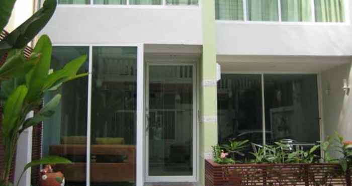 Luar Bangunan Urban House