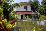 Swimming Pool Villa Olat Maras