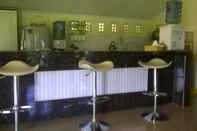 Bar, Kafe dan Lounge Villa Olat Maras