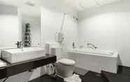 Toilet Kamar 5 Prelude Hotel