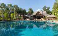 สระว่ายน้ำ 2 Phowadol Resort & Spa