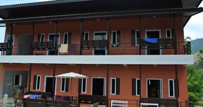 Exterior Asia Hostel