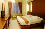 Bedroom 4 Arinas Hotel