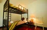 Kamar Tidur 5 Yellow Guesthouse