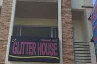 Exterior Glitter House 