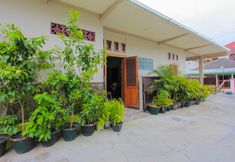 外観 6 Hotel O Griya Kencana Homestay