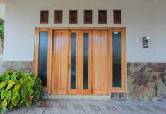 外観 5 Hotel O Griya Kencana Homestay