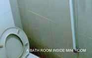 In-room Bathroom 6 Pari Solata Seaview Homestay
