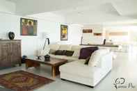 Common Space 5 Bedroom Seaview Villa Bang Por