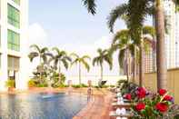 Swimming Pool Grand Copthorne Waterfront 