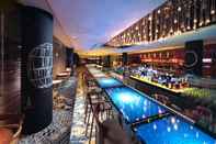 Quầy bar, cafe và phòng lounge M Social Singapore