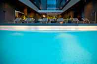 Swimming Pool Studio M Hotel