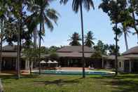 Kolam Renang Luxury 3 Bedroom Villa Lipa Noi