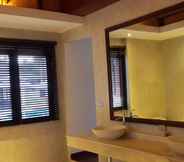 In-room Bathroom 3 Luxury 3 Bedroom Villa Lipa Noi