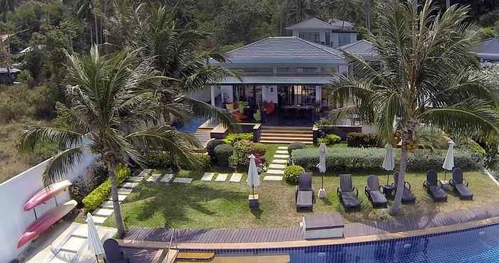 สระว่ายน้ำ Villa Lotus 5 Bedroom Beachfront