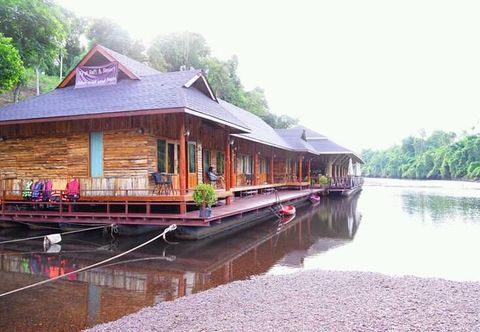 Exterior First Raft Resort