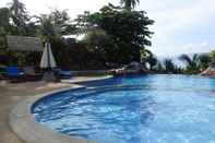 Swimming Pool Tongson Bay Villa TG40