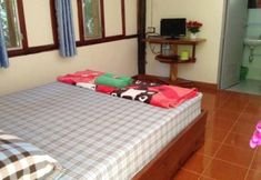 Bedroom 2 Baan Kroengkrawia Homestay