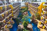 สระว่ายน้ำ Woraburi Phuket Resort & Spa