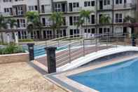 Kolam Renang Budget Loft at Monteluce